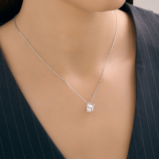 Колье из серебра с фианитами