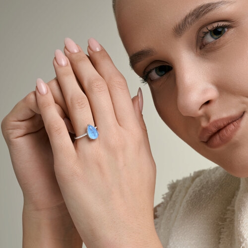 Кольцо из серебра со Swarovski Zirconia