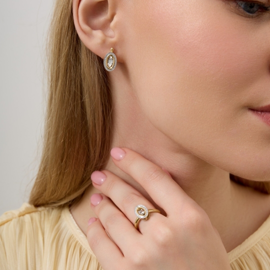 Кольцо из золота с фианитами