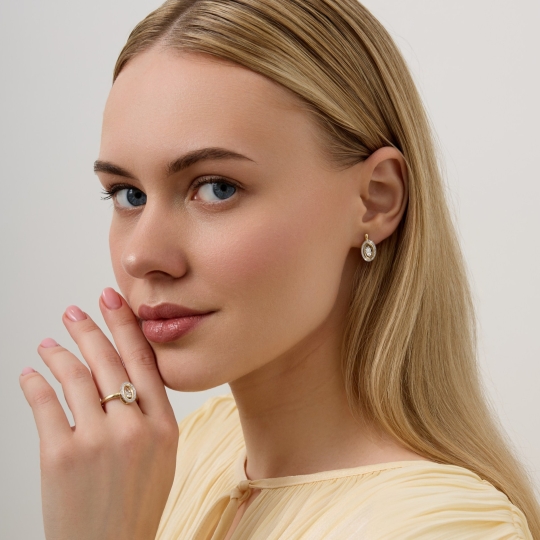 Кольцо из золота с фианитами