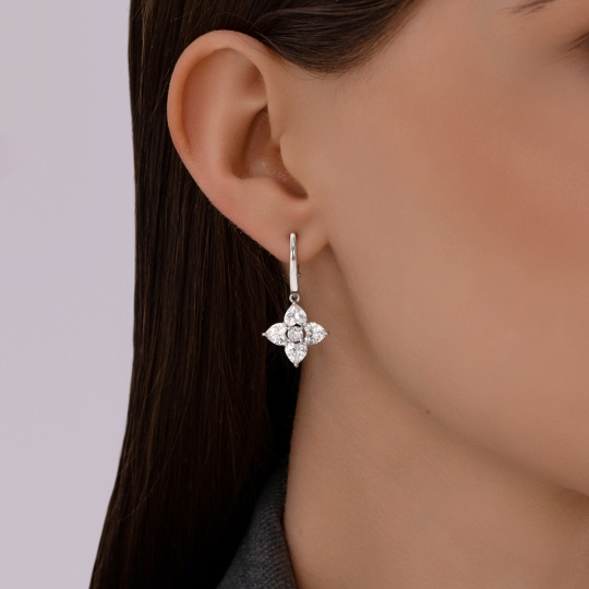 Серьги из серебра с фианитами