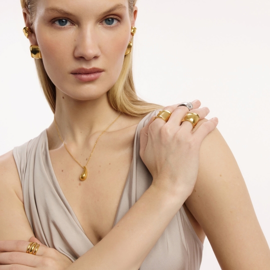 Кольцо из серебра с фианитами