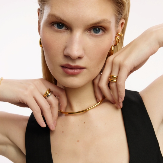 Кольцо из серебра с фианитами