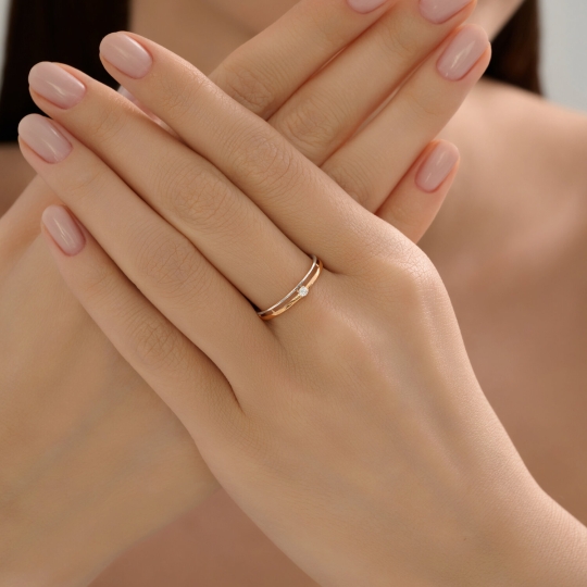 Кольцо из золота с топазом London и фианитами