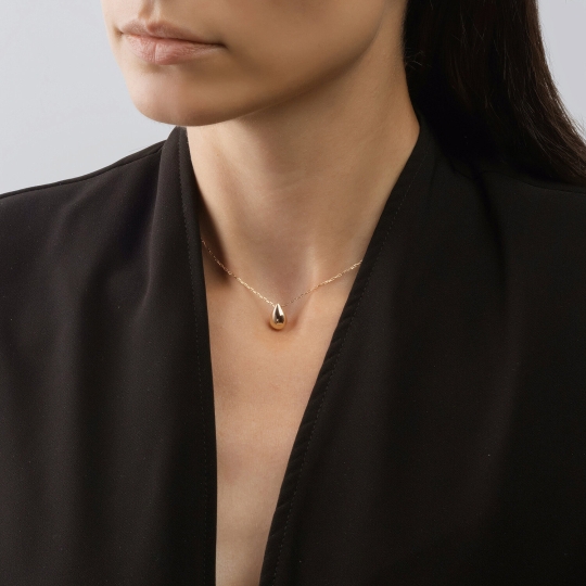 Колье из золота с "танцующим" бриллиантом