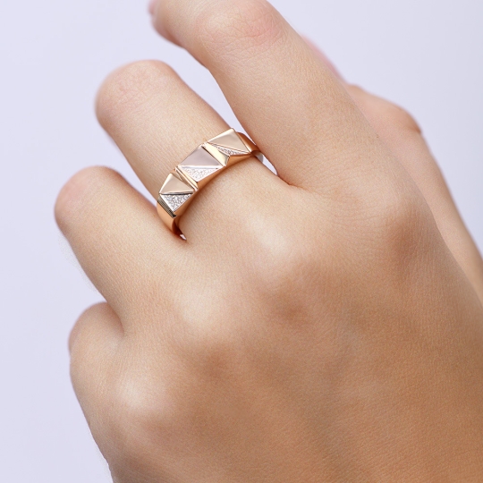 Кольцо из золота с бриллиантами и сапфирами