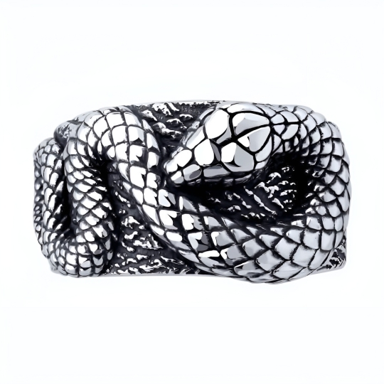 Кольцо из серебра с ювелирными кристаллами и фианитами