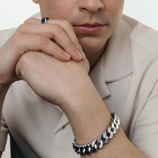 Браслет из стали