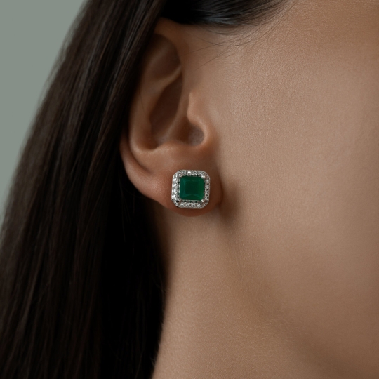 Серьга из серебра с фианитами 