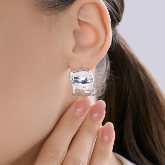 Серьги из серебра с ювелирными кристаллами