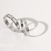 Обручальное кольцо из белого золота с бриллиантами 