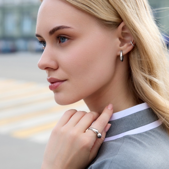 Серьги из серебра с фианитами