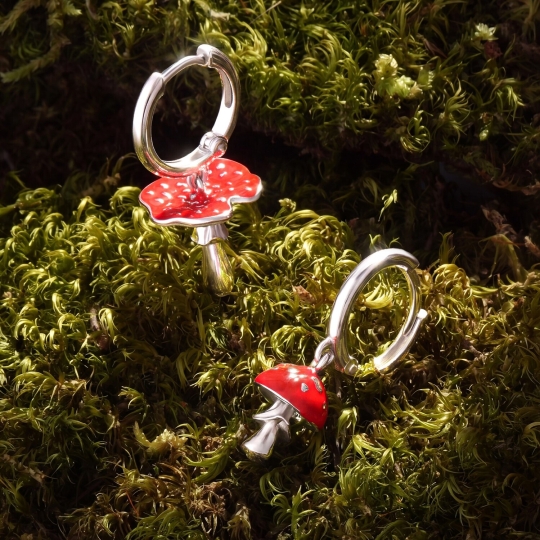 Серьги из серебра с ювелирными кристаллами