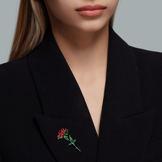 Брошь из серебра с жемчугом и фианитами