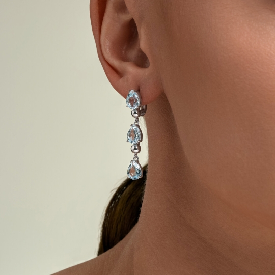 Серьги из серебра с ювелирными кристаллами и фианитами