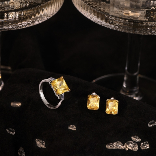 Серьги из серебра с фианитами