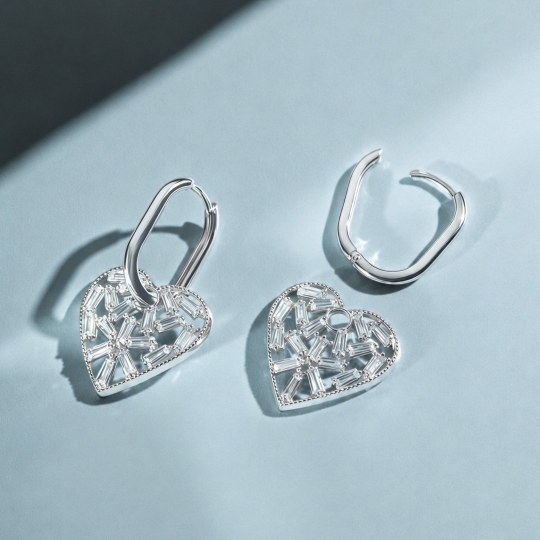 Серьги из серебра с фианитами