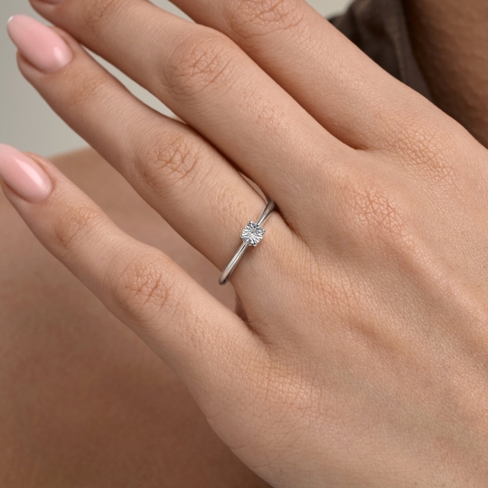 Кольцо из серебра с бриллиантом