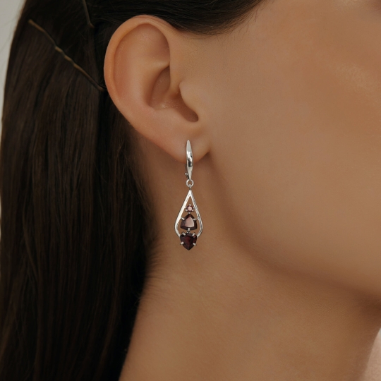 Серьги из серебра с рубинами, эмалью и фианитами