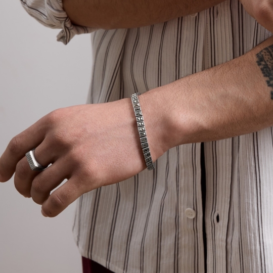 Кольцо из серебра с топазом и фианитами