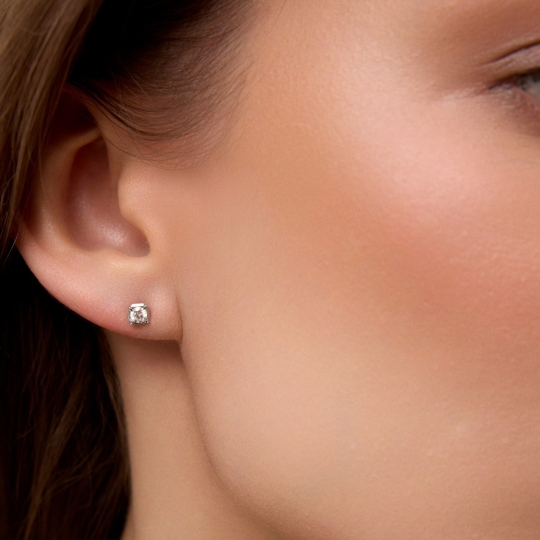 Серьги из белого золота с выращенными бриллиантами