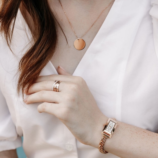 Кольцо из золота с фианитами