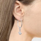 Серьги-кольца из серебра с фианитами