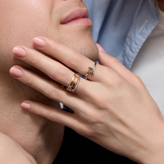 Кольцо из золота с гранатом и фианитами