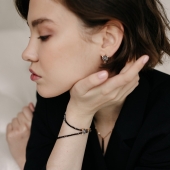 Браслет с золотыми вставками, бриллиантами, изумрудами и кристаллами Swarovski