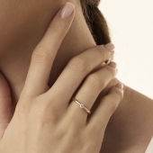 Кольцо из золота с бриллиантом