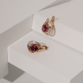 Серьги из золота с красными корундами и фианитами