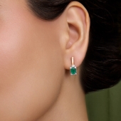 Серьги из золота с бриллиантами и изумрудами