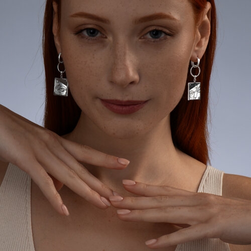 Серьги из серебра с ювелирными кристаллами