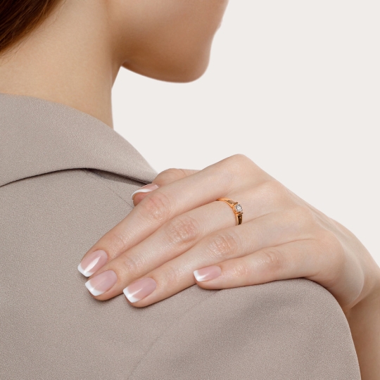 Кольцо из золота с бриллиантом