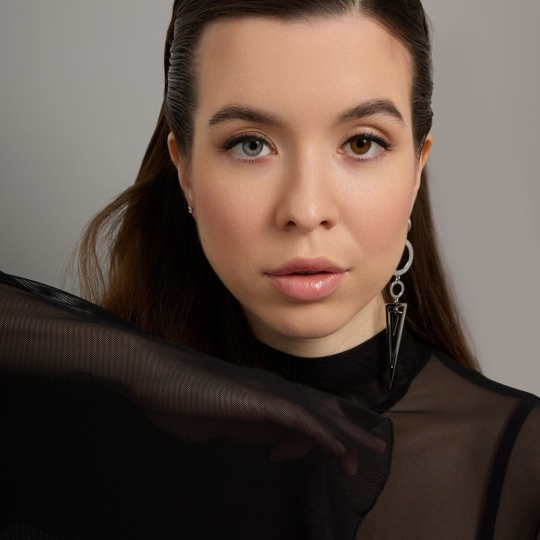 Одиночная серьга из серебра 