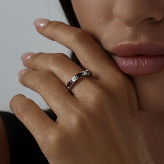 Кольцо из серебра с золотой вставкой и бриллиантом