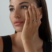 Кольцо из серебра с гранатами и фианитами