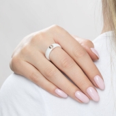 Кольцо из керамики со вставкой из золота и бриллиантом