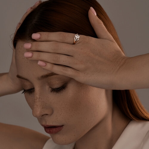 Кольцо из серебра с чернением и бриллиантом