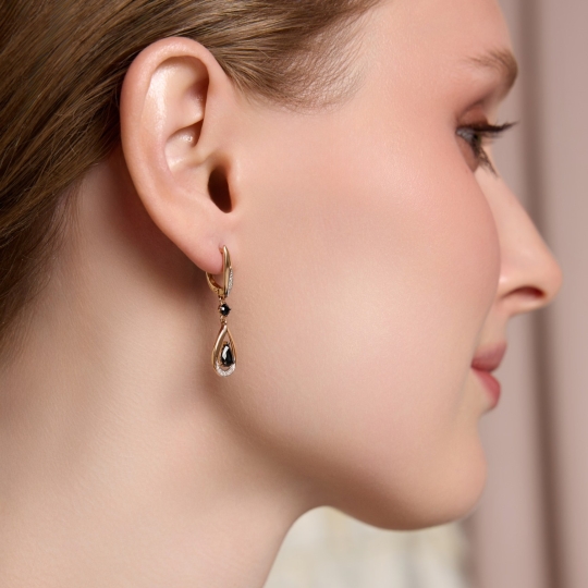 Серьги из золота с бриллиантами и сапфирами