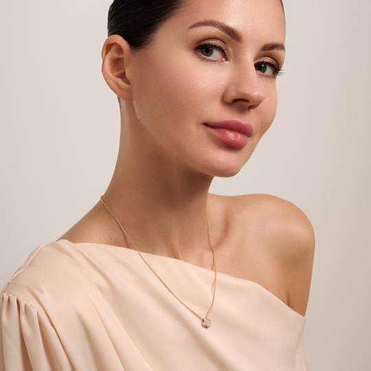 Подвеска из золота с фианитами