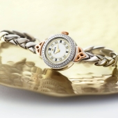 Серебряные женские часы с фианитами
