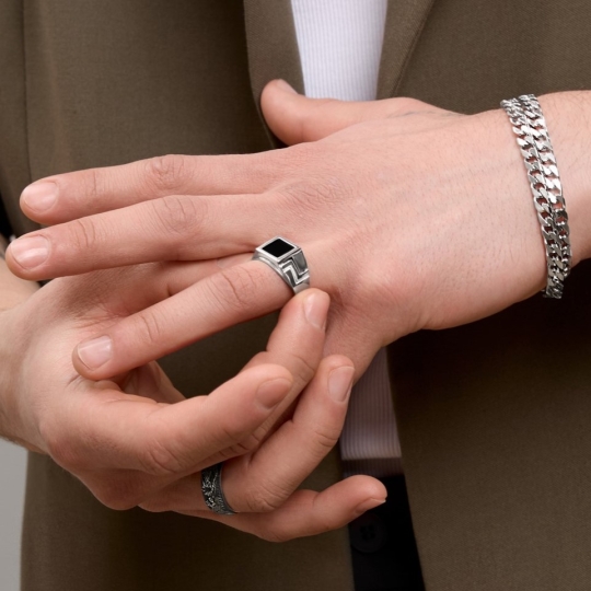 Кольцо из серебра на фалангу