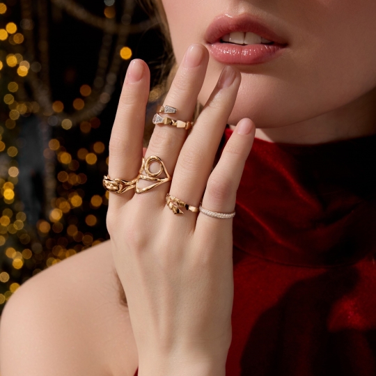 Кольцо из золота с фианитами 