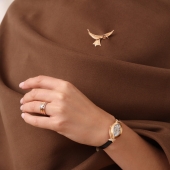 Женские золотые часы с фианитами