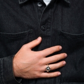 Кольцо из золота с ониксом и фианитами