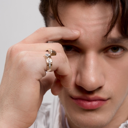 Кольцо из золота с топазом