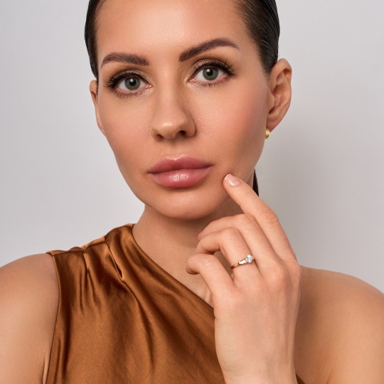 Кольцо из золота с фианитом