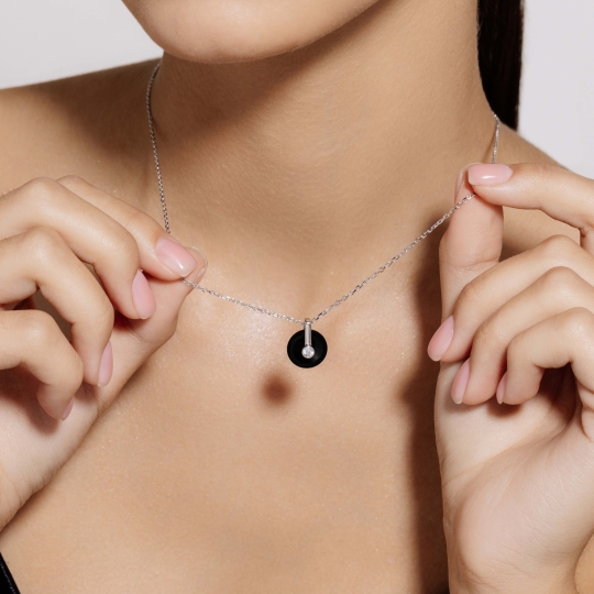 Колье из серебра «Влюбленные» с чёрной эмалью Колье из серебра «Влюбленные» с чёрной эмалью